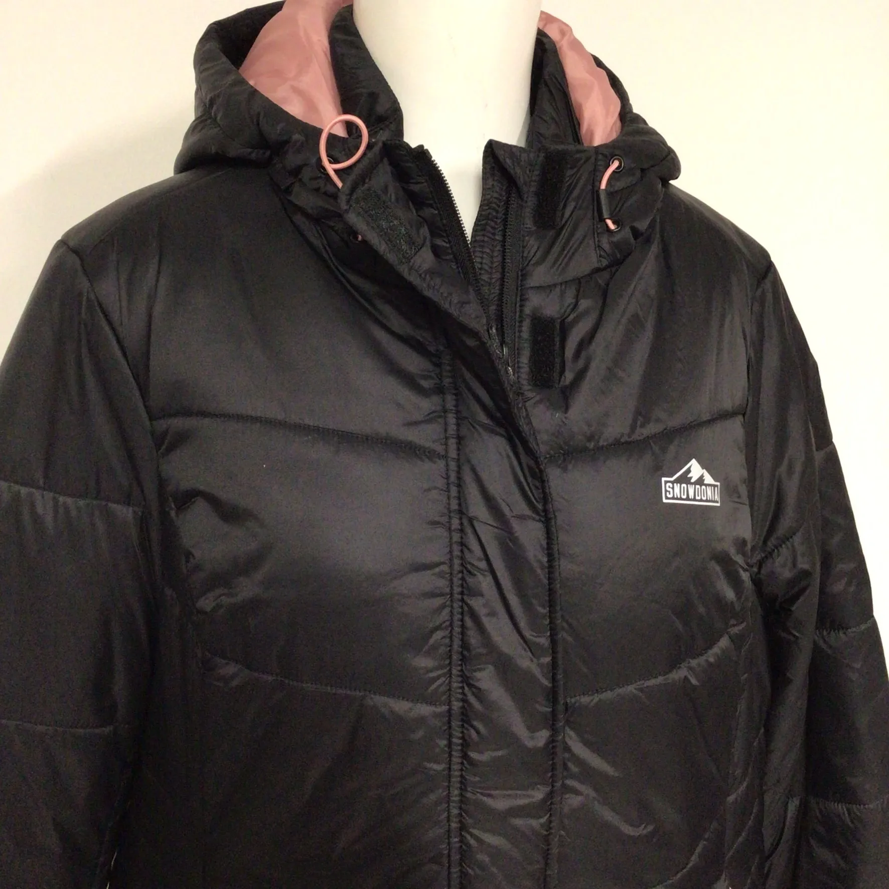 BNWT Snowdonia Black Puffer Jacket w/Stuff Sack Size 20