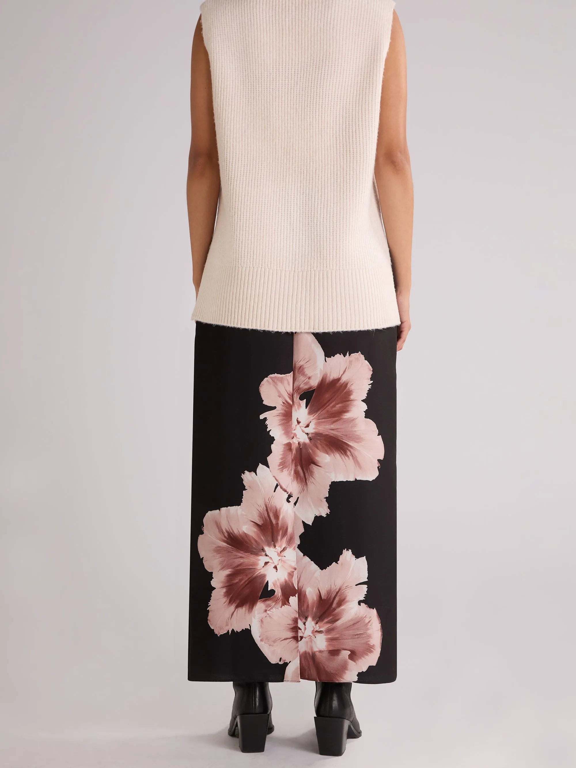 Mono Floral Placement Print Skirt